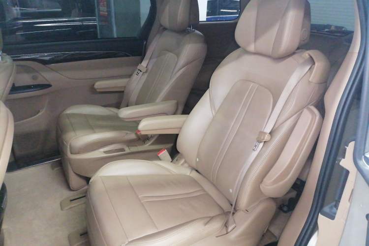 Used Buick GL8 2017 ES 28T Luxury Model China V Standard
