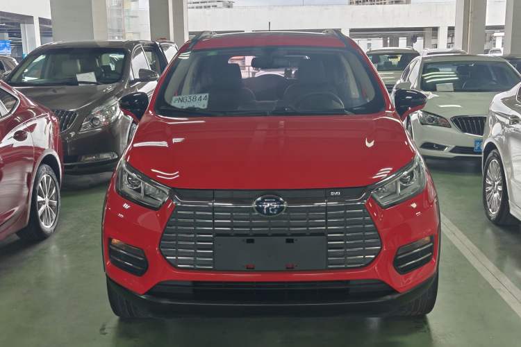 Used BYD Yuan New Energy 2018 EV360 Smart Connected Cool Model

