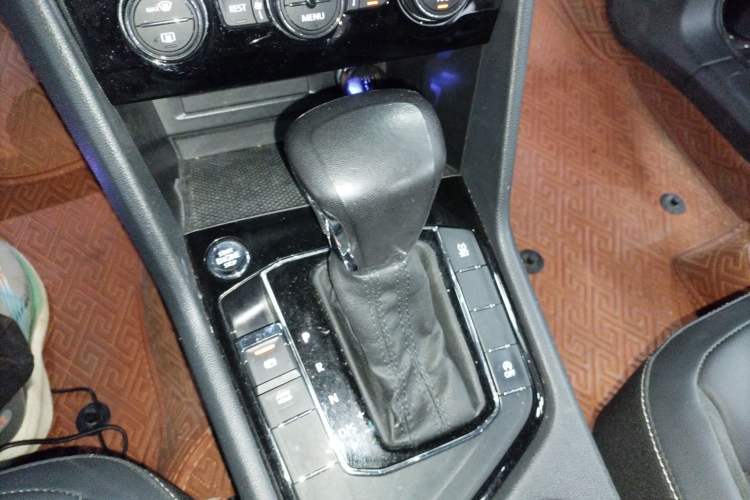 Used Volkswagen Tiguan L 2018 Revised Version 330TSI Automatic Two-Wheel Drive Comfort Edition