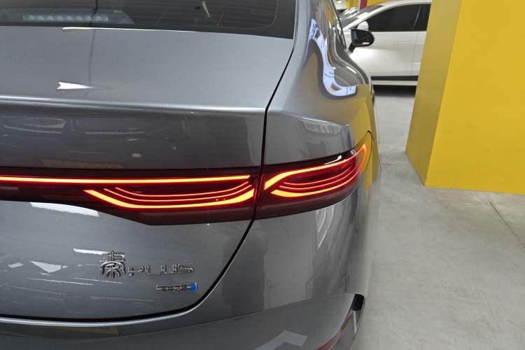 Used BYD Qin PLUS 2025 DM-i Smart Drive 55KM Beyond Model