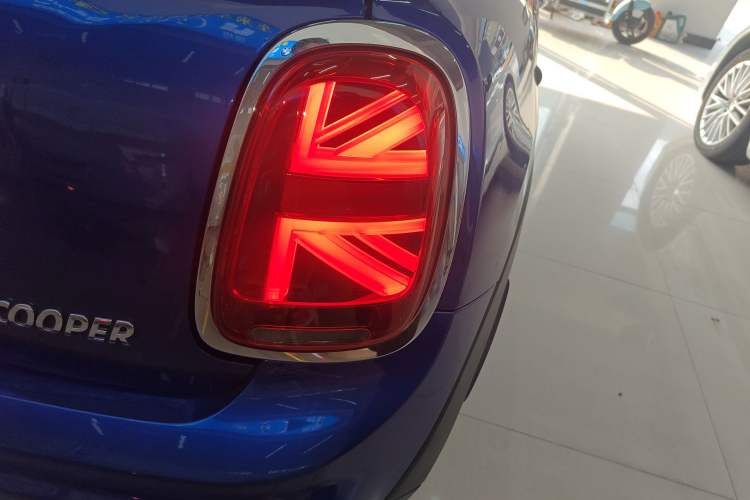 Used  MINI 2018 1.5T COOPER Racing Driver