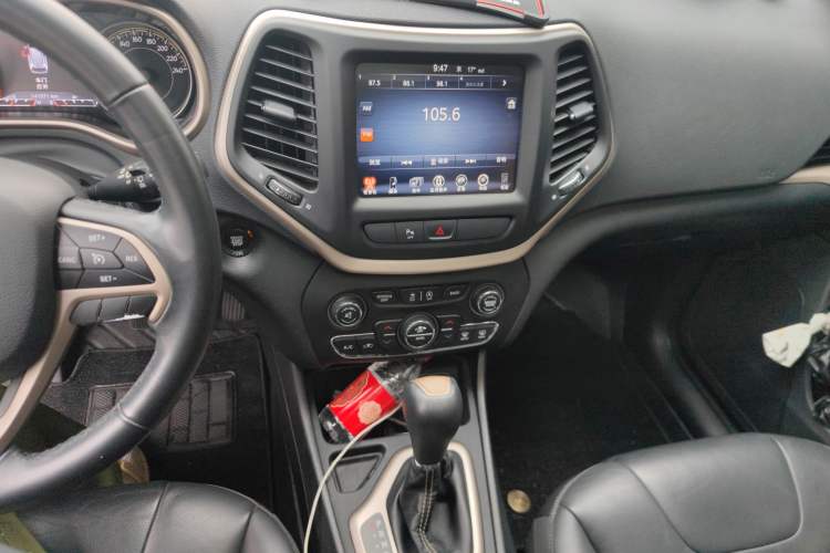 Used  Cherokee 2017 2.0L Superior Edition