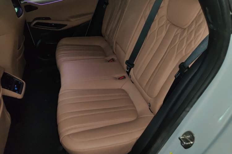 Used BYD Song L EV 2025 Intelligent Driving Version 662 km LiDAR Excellence Edition
