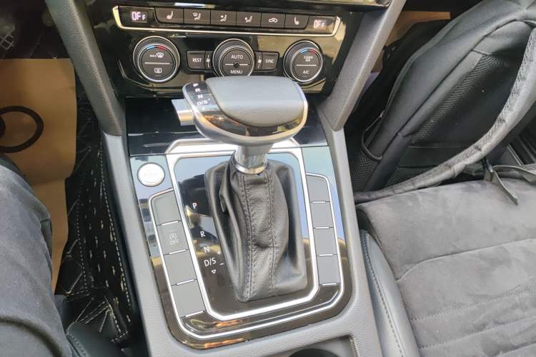 Used Volkswagen Magotan 2018 330TSI DSG Luxury Model
