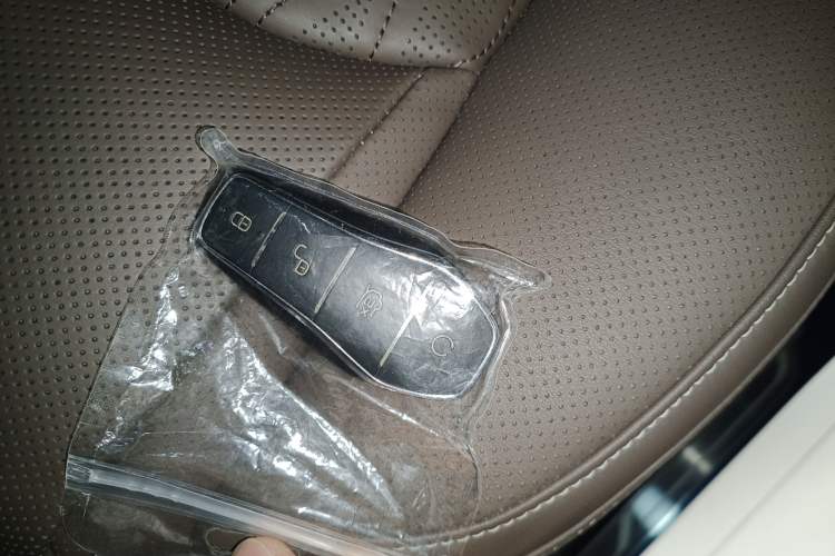 Used BYD Han 2022 EV Genesis Edition 715 km Front-Wheel-Drive Flagship Model
