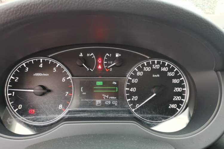 Used Nissan Tiida 2016 1.6L CVT Cool Dynamic Edition