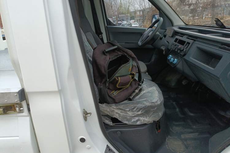 Used Farizon Xingxiang F1E 2023 Flatbed Truck Remote Smart Chip 46.08 kWh
