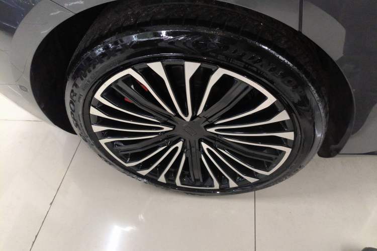 Used  12 2025 Ultra Extended-Range Edition