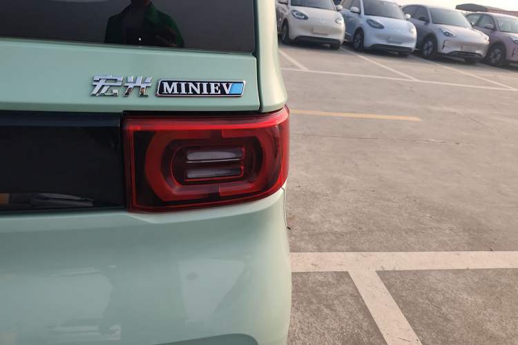 Used Wuling Hongguang MINIEV 2021 Macaron Fashion Model Lithium Iron Phosphate