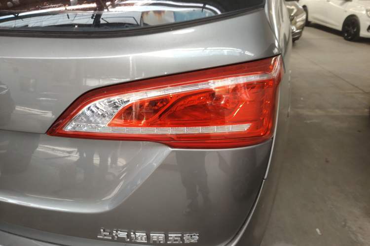 Used Baojun 730 2017 1.5T Manual Fashion Version 7 Seats China V Emission Standard
