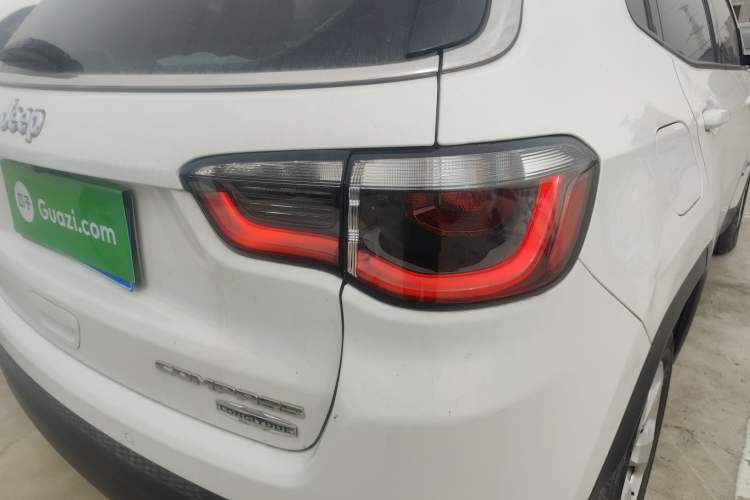 Used  Compass 2017 200T Automatic Family Edition
