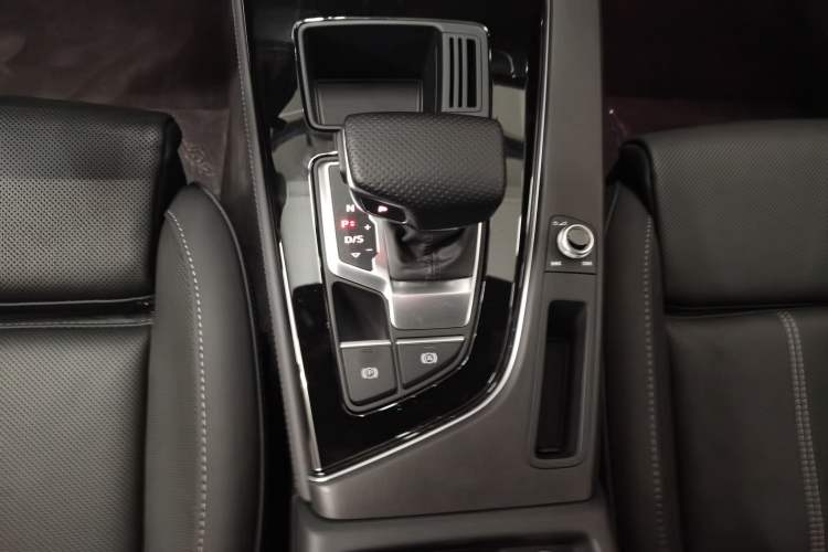 Used Audi A4L 2024 40 TFSI Luxury Dynamic Edition