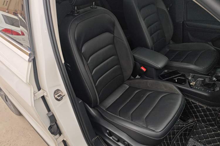 Used Volkswagen Tiguan L 2019 330TSI Automatic Two-Wheel Drive Panoramic Comfort Edition China VI Standard
