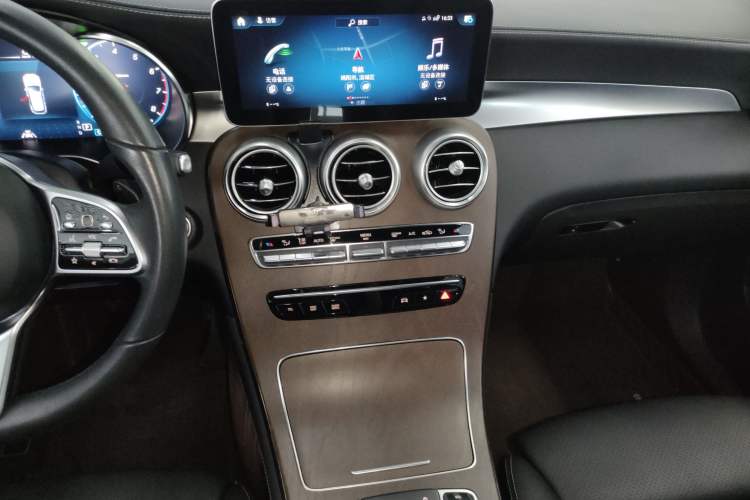 Used Mercedes-Benz GLC 2021 GLC 300 L 4MATIC Dynamic Model
