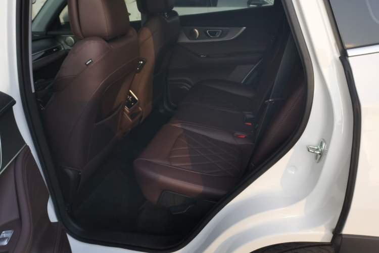 Used Chery Tiggo 8 PRO 2024 Champion Edition 290T Two-Wheel Drive Peak Version 5 Seats
