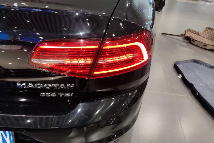 Used Volkswagen Magotan 2018 330TSI DSG Advanced Model
