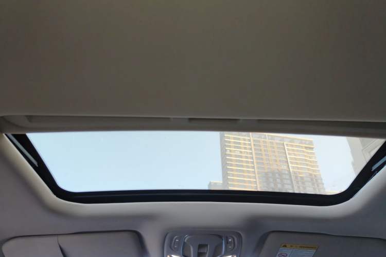 Used Roewe D7 2023 DMH 125km Superior Edition
