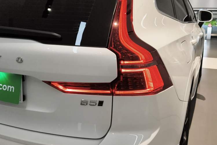 Used Volvo XC60 2026 B5 4x4 Smart Luxury Edition
