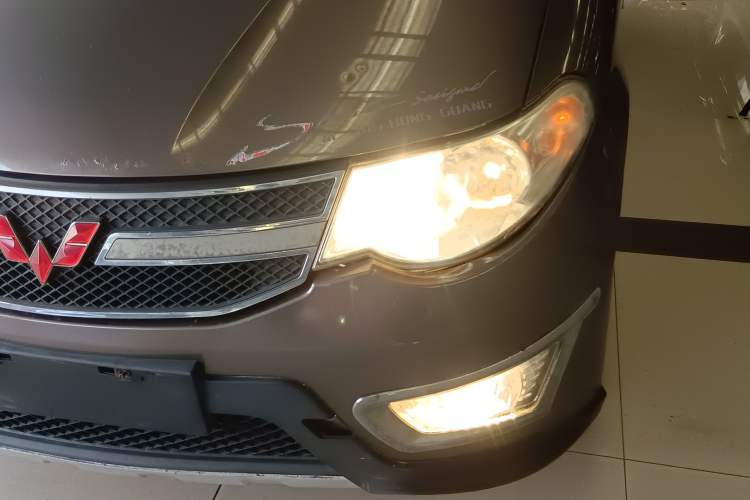 Used Wuling Hongguang 2014 1.5L S Luxury Model
