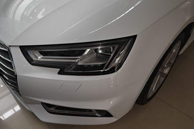 Used Audi A4L 2018 30th Anniversary Edition 40 TFSI Fashion Model
