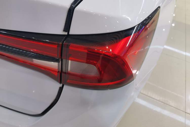 Used Roewe i5 2020 1.5L Automatic 4G Connect Luxury Flagship Edition
