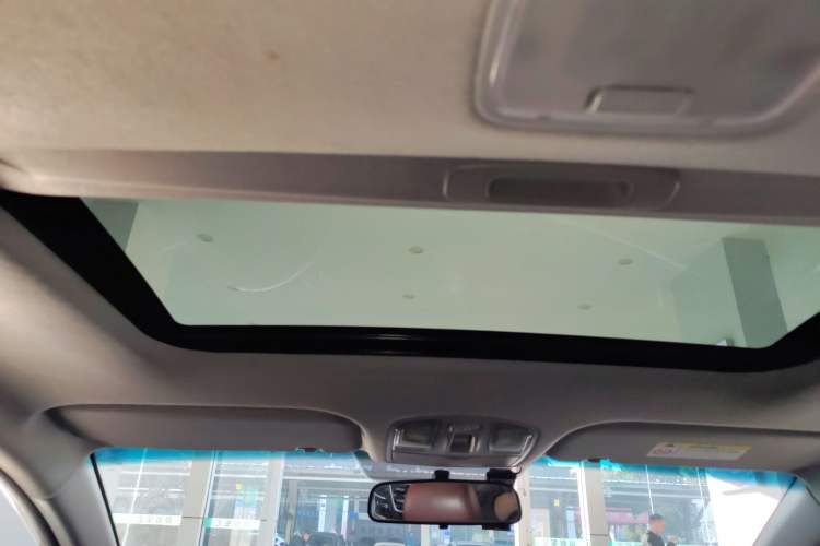 Used Hyundai Elantra 2016 1.6L Automatic ZhiXuan · Luxury Version
