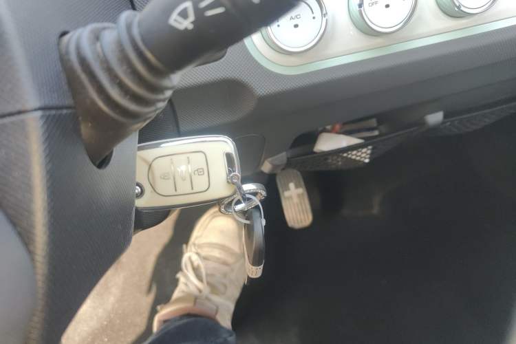 Used Wuling Hongguang MINIEV 2021 Macaron Premium Model – Lithium-NMC
