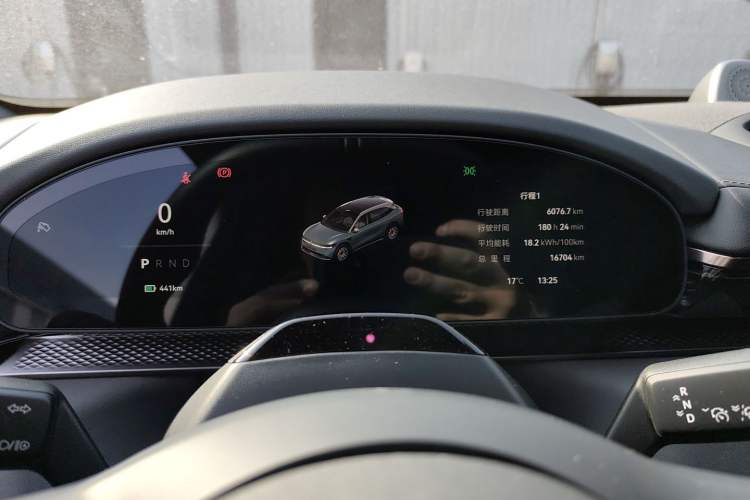 Used Zeekr 7X 2025 100 kWh Long-Range Rear-Wheel Drive with Intelligent Driving Features