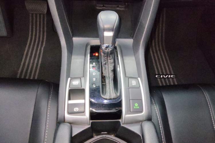 Used Honda Civic 2021 HATCHBACK 220TURBO CVT New Trendsetter
