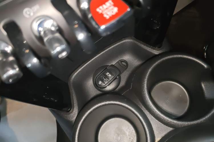 Used  MINI 2022 1.5T COOPER Classic Edition
