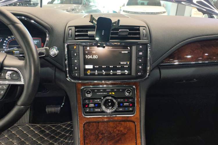 Used Lincoln Continental 2019 2.0T Two-Wheel Drive Prestige Version China VI Standard