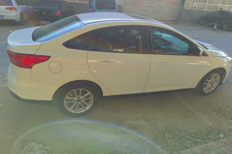 Used Ford Focus 2015 Sedan 1.6L Automatic Trend Model
