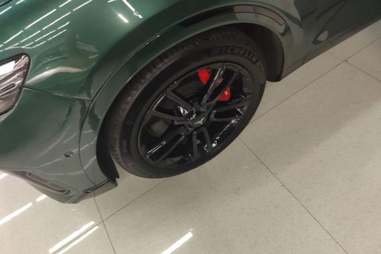 Used VOYAH FREE 2025 318 259 km All-Wheel-Drive Exploration Edition
