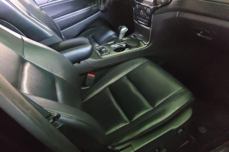 Used  Grand Cherokee 2020 3.0L Professional Navigation Edition
