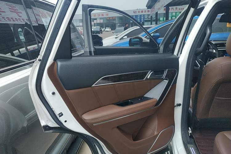 Used Haval H6 Coupe 2017 Red-Label 2.0T Automatic Two-Wheel Drive Elite Model