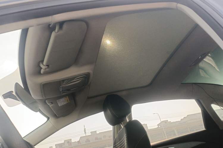 Used Roewe i6 MAX 2020 300TGI Automatic Cool & Stylish Skyroof Edition