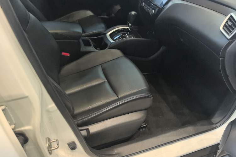 Used Nissan X-Trail 2015 2.0L CVT Comfort MAX Edition 2WD
