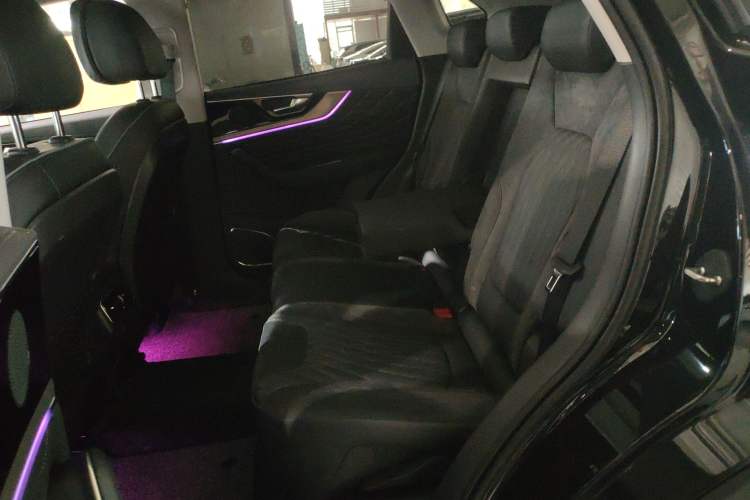 Used Hongqi HS5 2022 Facelifted Version 2.0T Smart Connect Flagship All-Wheel-Drive Edition
