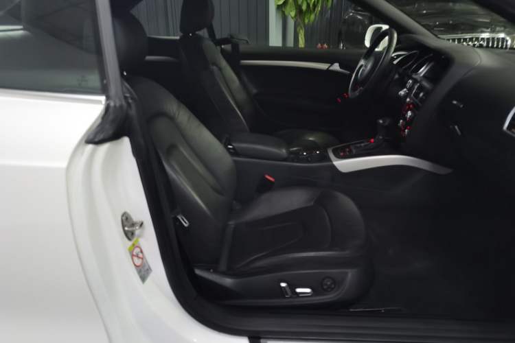 Used Audi A5 2013 Cabriolet 40 TFSI
