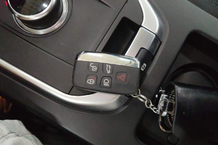 Used Land Rover Discovery Sport 2018 240 PS SE Version