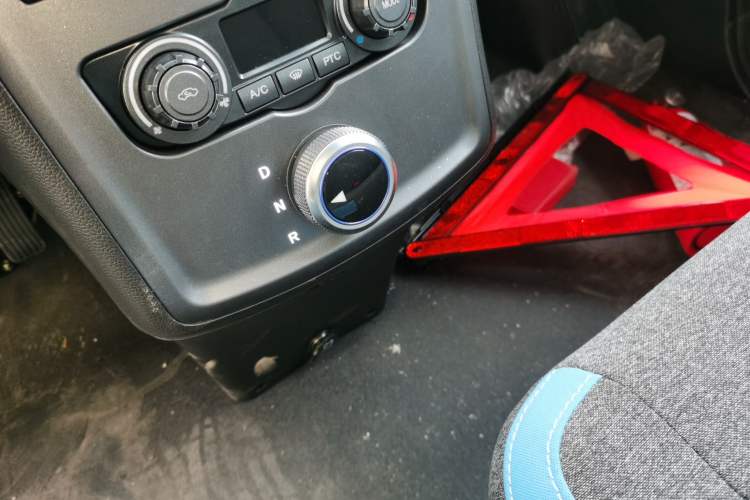 Used Foton Intelligent Blue Elf E7 2024 Facelifted All-Electric Van Flat Roof 2 Seats Evey Lithium Energy 41.86 kWh
