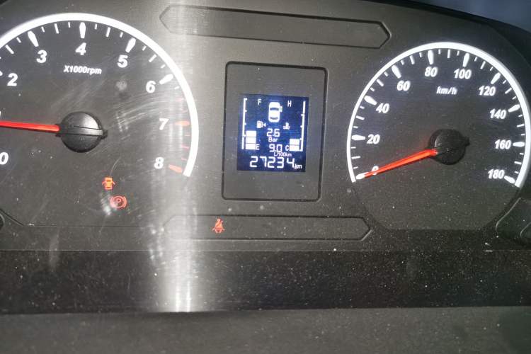 Used FORTHING Lingzhi PLUS 2022 Travel Edition 2.0L Manual Luxury Version 7 Seats