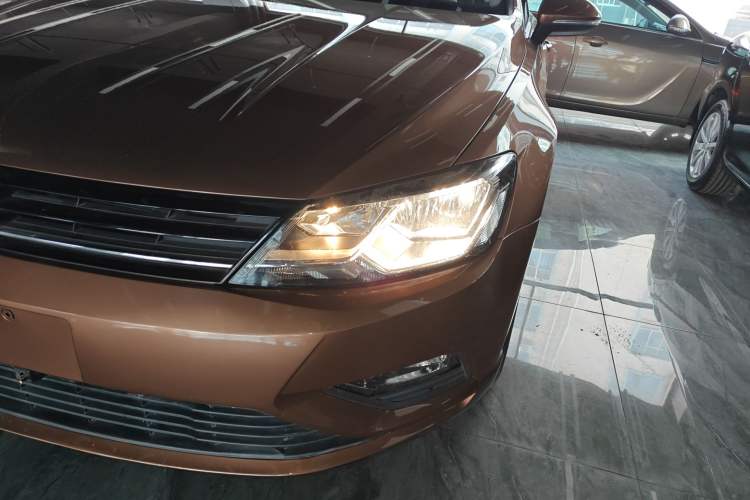 Used Volkswagen Lamando 2017 230TSI DSG Fashion Edition
