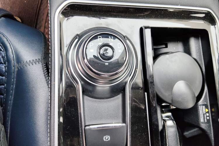 Used Ford Edge 2021 PLUS EcoBoost 245 Two-Wheel-Drive Platinum Edition 5 Seats