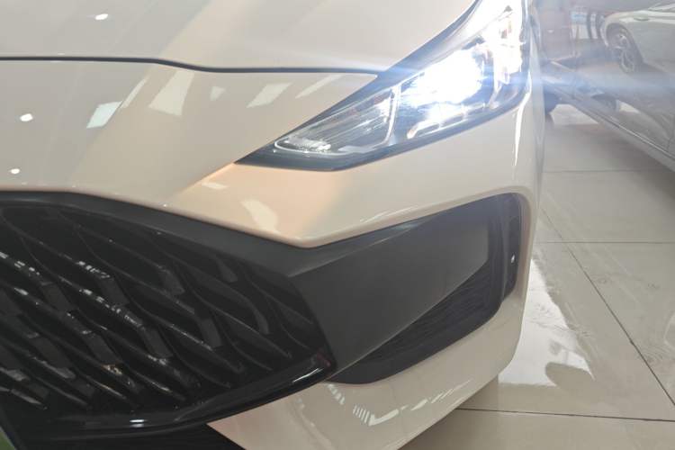 Used MG 5 2023 180 DVVT CVT Luxury Edition
