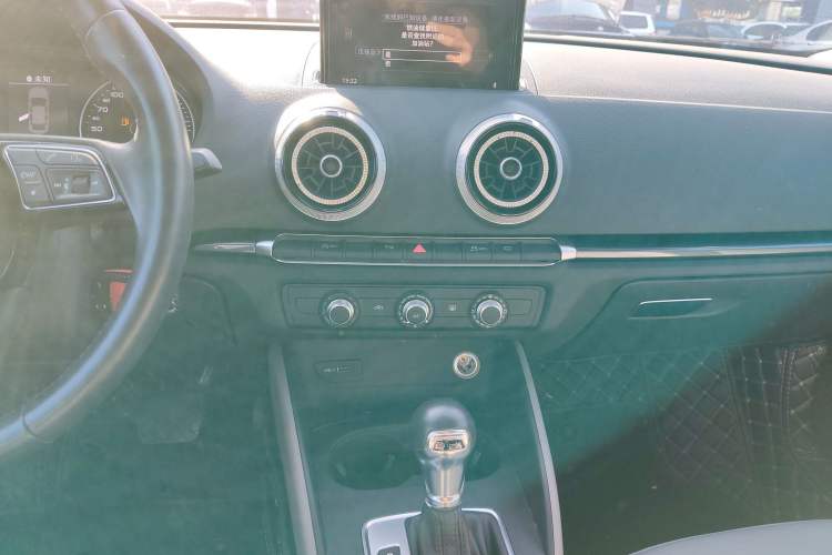 Used Audi A3 2019 Limousine 35 TFSI Fashion Edition China VI Emission Standard
