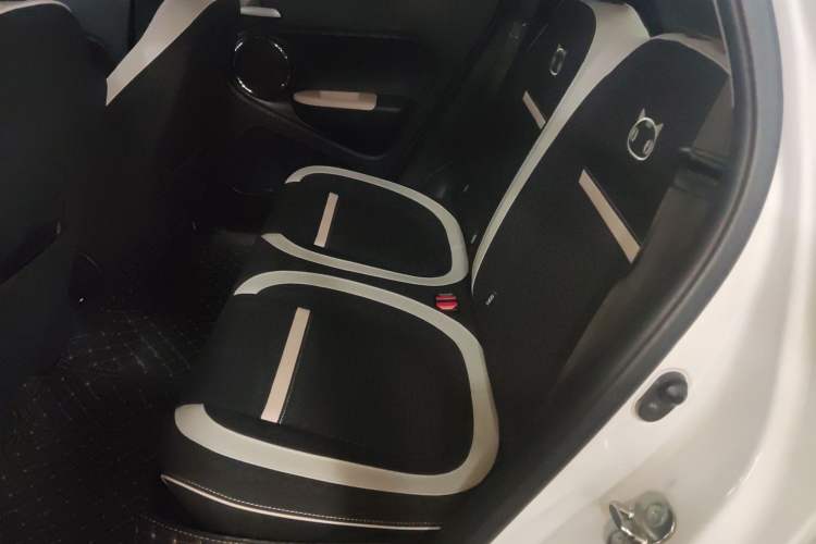 Used ORA Black Cat 2022 351 km Range Luxury Version Lithium-Ion Battery
