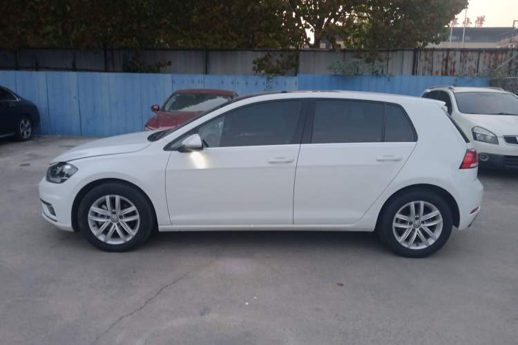 Used Volkswagen Golf 2018 230TSI Automatic Comfort Model
