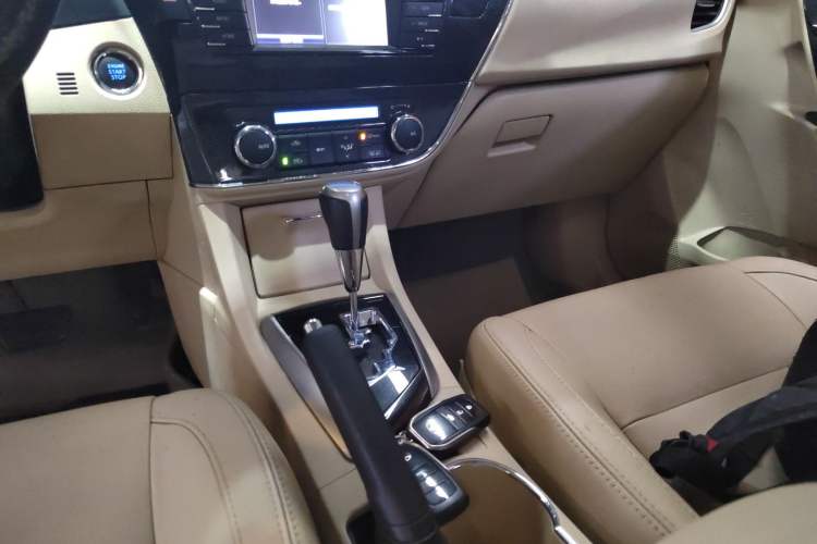 Used Toyota Corolla 2014 1.6L CVT GLX-i