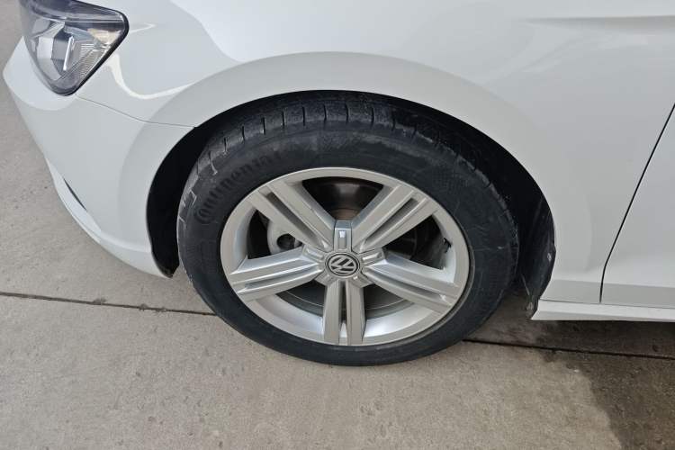 Used Volkswagen Lamando 2015 280TSI DSG Comfort Edition
